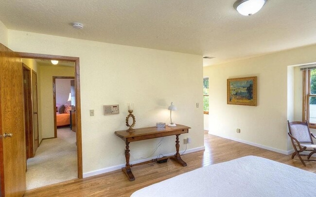 Building Photo - 1004 Acacia St