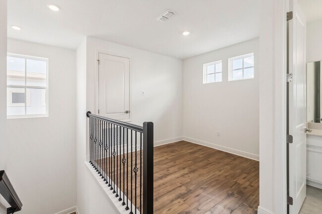 Building Photo - Beautiful Brand New 3/2.5 Home for Rent with Flex Space in Lake Nona's Laureate Park Neighborhood