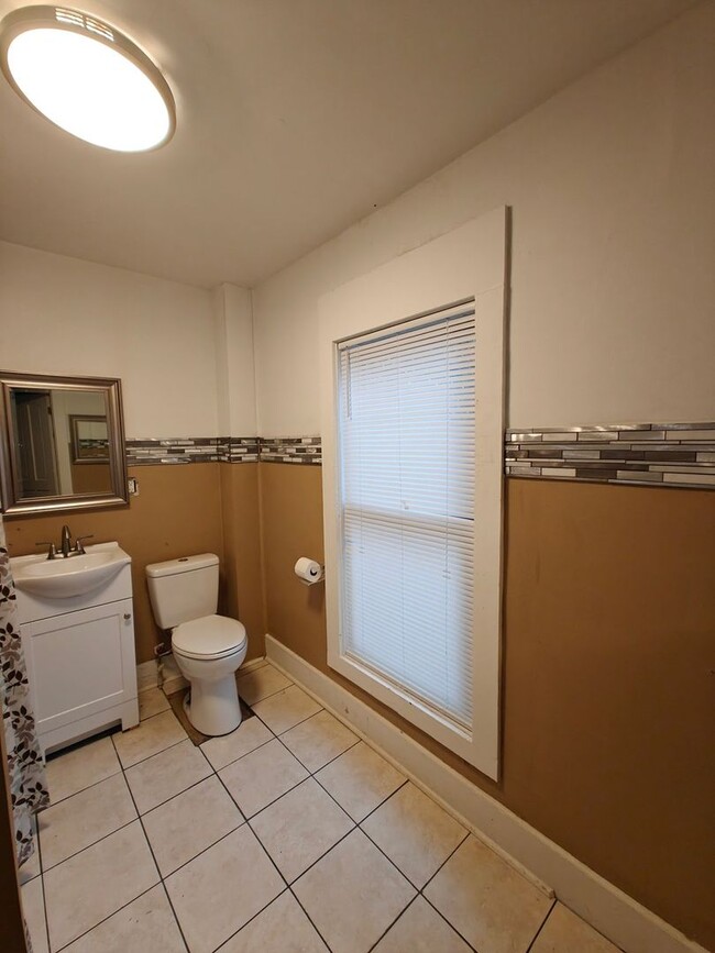 Building Photo - Charming 1BR Apartment in Owatonna