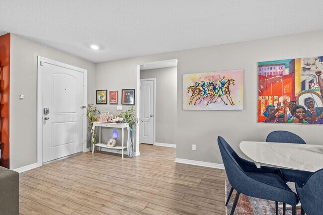 Building Photo - 2626 SW Monterrey Ln