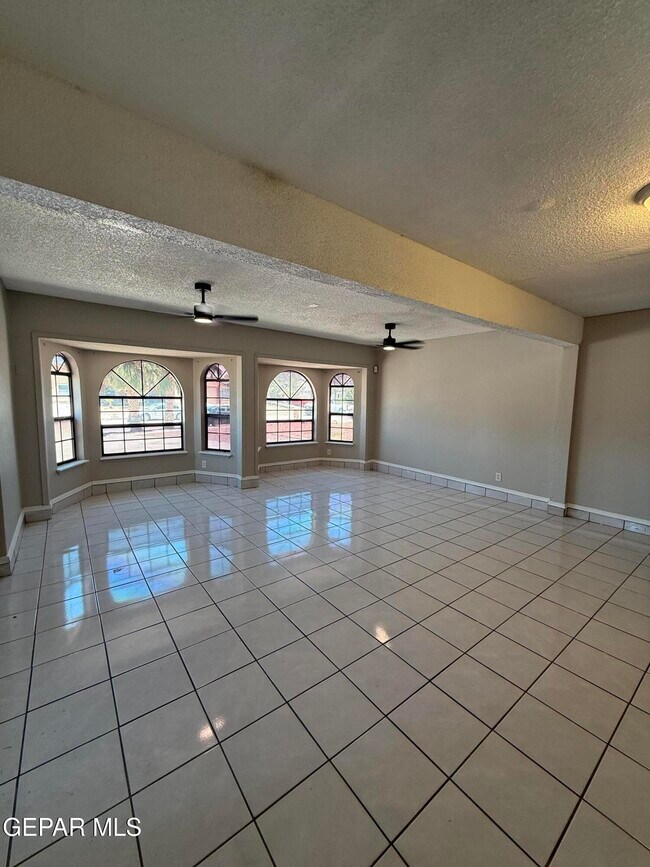 Building Photo - 11708 Sierra Azul Dr