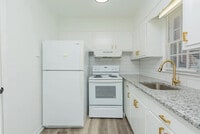 Building Photo - Room in Townhome on Greenbriar Rd