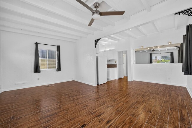Building Photo - 1815 W Balboa Blvd
