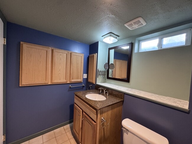 Building Photo - 4304 SE 30th Ave