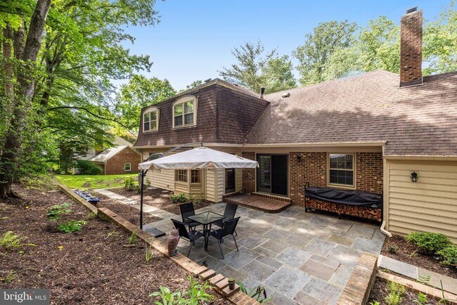 Building Photo - 1427 Laurel Hill Rd
