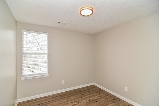 Building Photo - 104 River Bend Rd