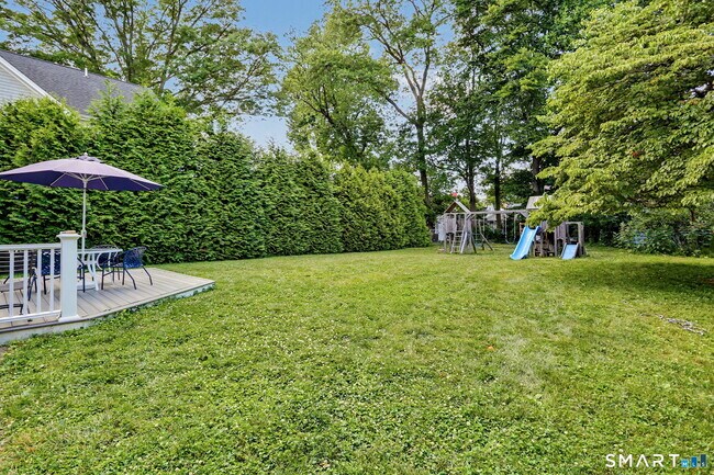Building Photo - 40 Oakwood Dr