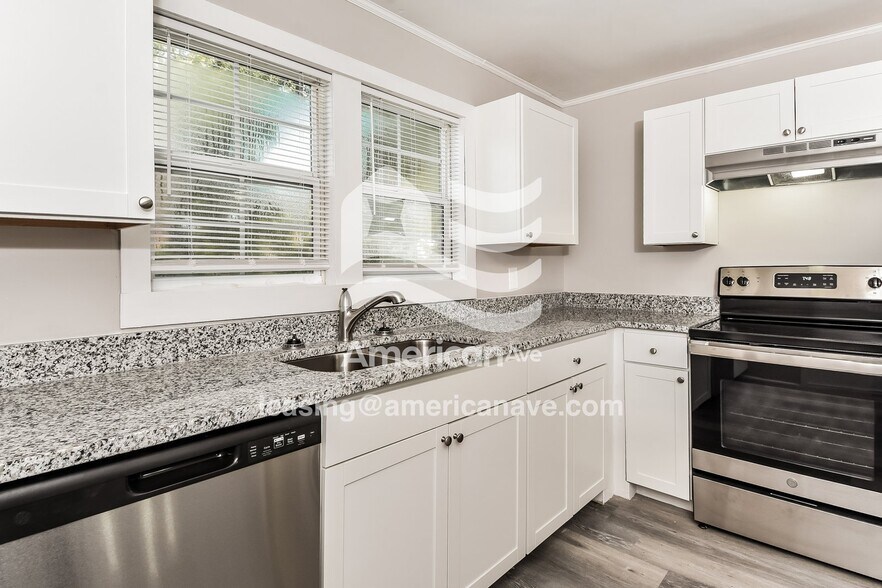 Building Photo - 613 Chesnut St