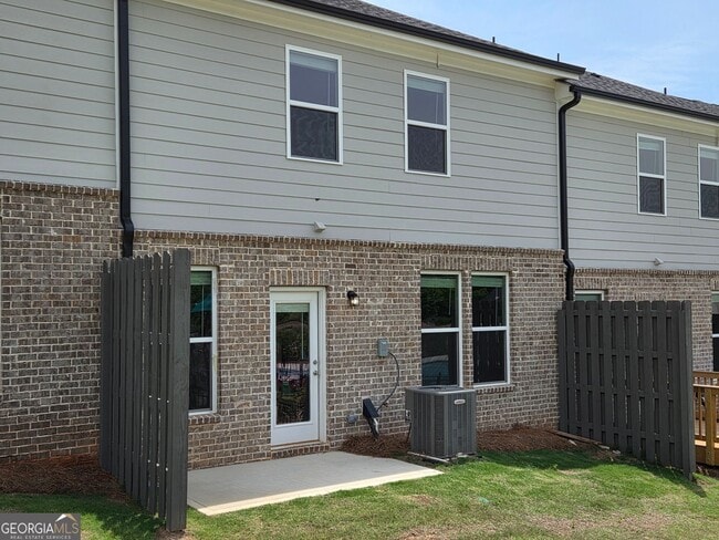Building Photo - 308 Shine Dr