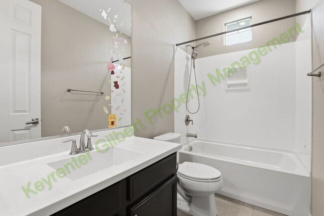 Building Photo - Charming 3-bed/3bath Gilbert Corner Lot Ho...