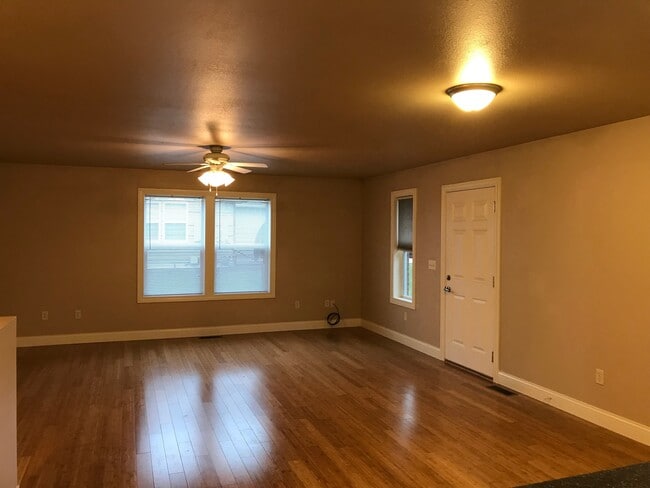 Living room - 103 Scenic Dr