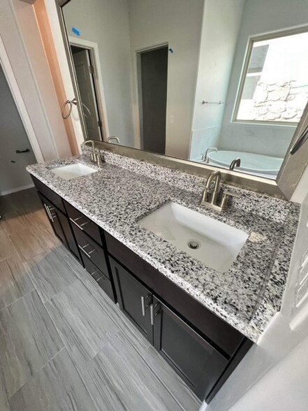 Building Photo - 1485 Bison Spring Dr