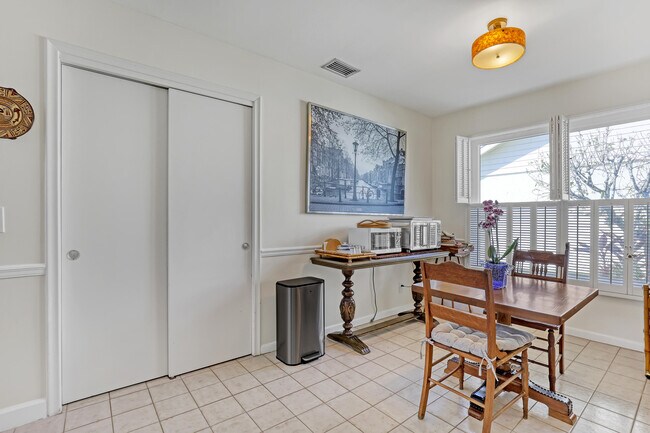 Building Photo - 6598 Eastpointe Pines St