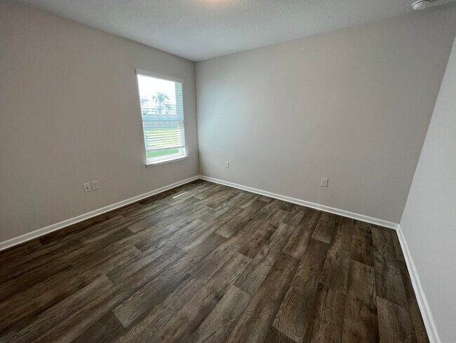 Building Photo - 399 This Way