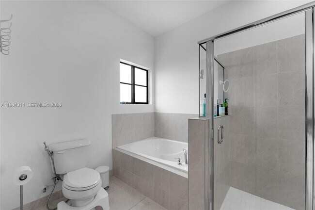 Building Photo - 17805 SW 114th Ct