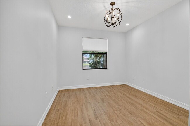 Building Photo - 8101 Ironstone Dr