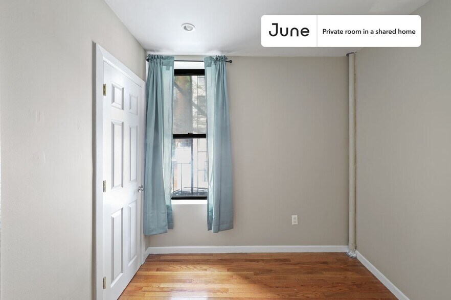 Building Photo - Room in Shared 3 bed/1 bath home