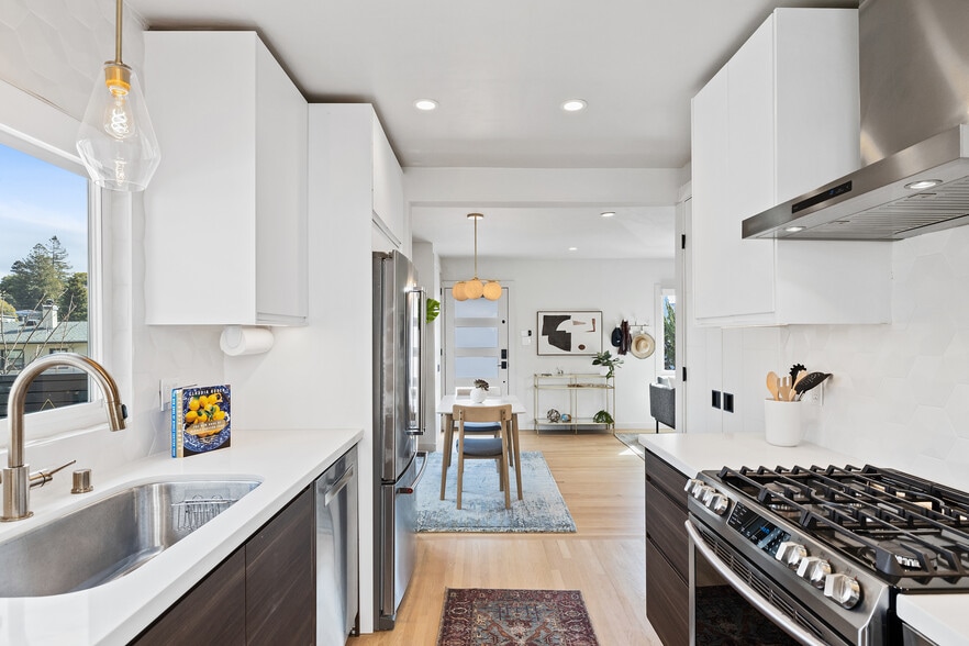 Building Photo - 609 Valle Vista Ave
