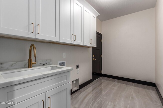 Building Photo - 3759 S Dew Drop Ln