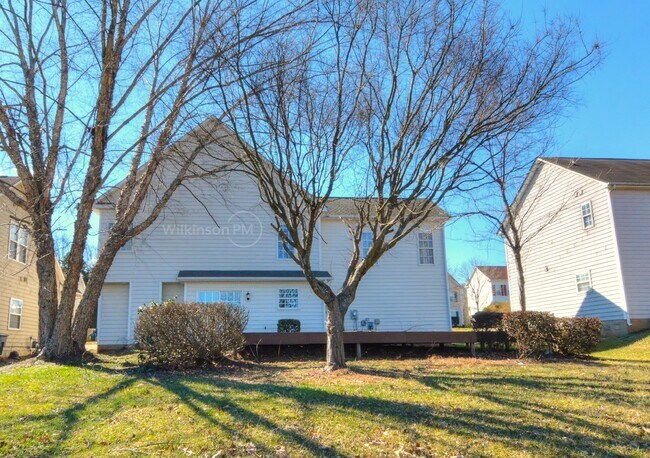 Building Photo - Beautiful 4 Bedroom 2.5 Bathroom Home with...