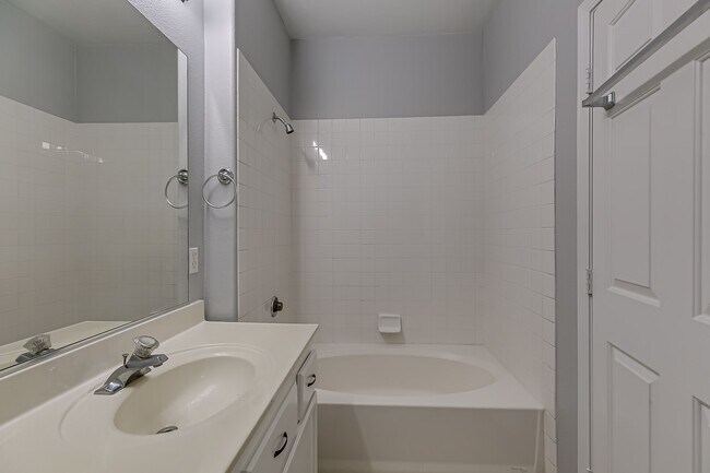 Building Photo - 1300 S Arlington St