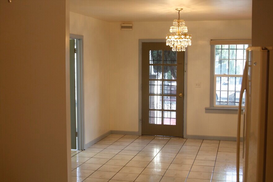 LIving Room - 4019 E 16th St