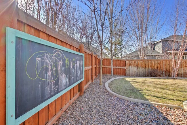 Building Photo - 5847 Pinery Cyn Ave N