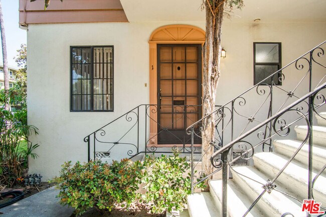 Building Photo - 1124 San Rafael Ave