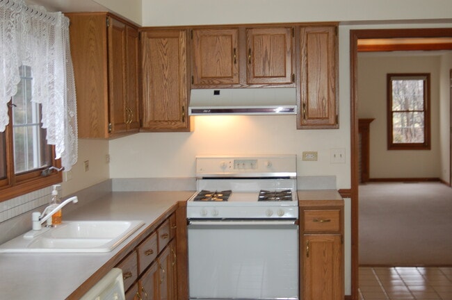 Building Photo - 5461 Ashbrook Pl