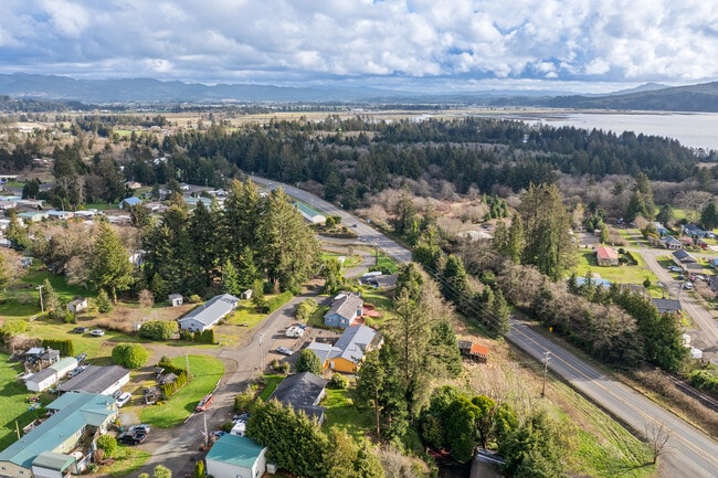 Building Photo - Bay City