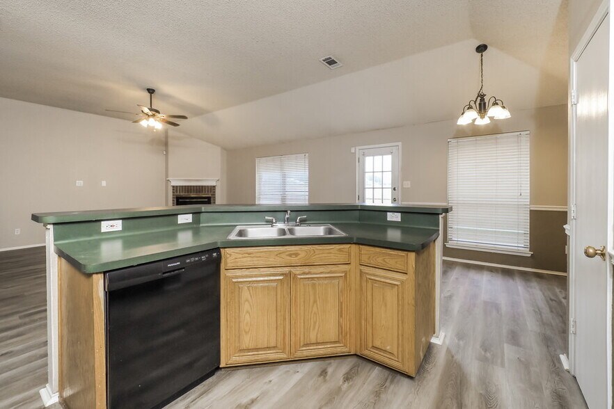 Building Photo - 317 Willowstone Trail