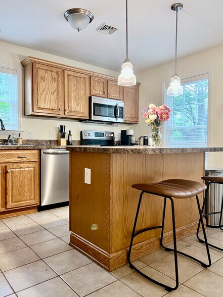 Primary Photo - 67 Clarendon Ave