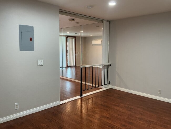 Building Photo - Los Caballeros Clubhouse #1304