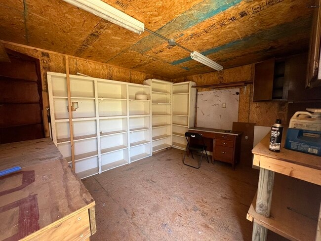 Building Photo - 610 S Bond St