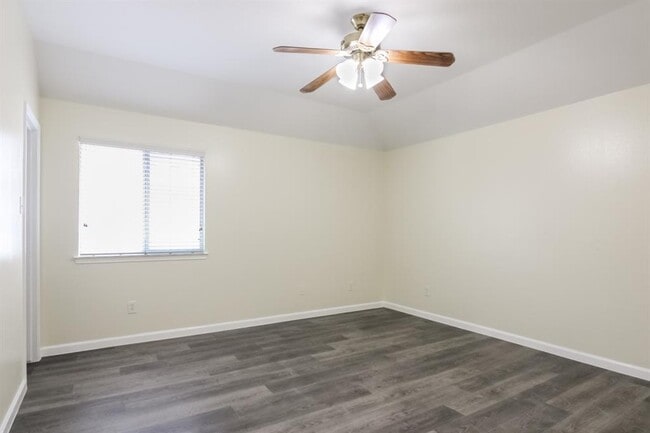 Building Photo - 6614 Surrey Meadow Ct
