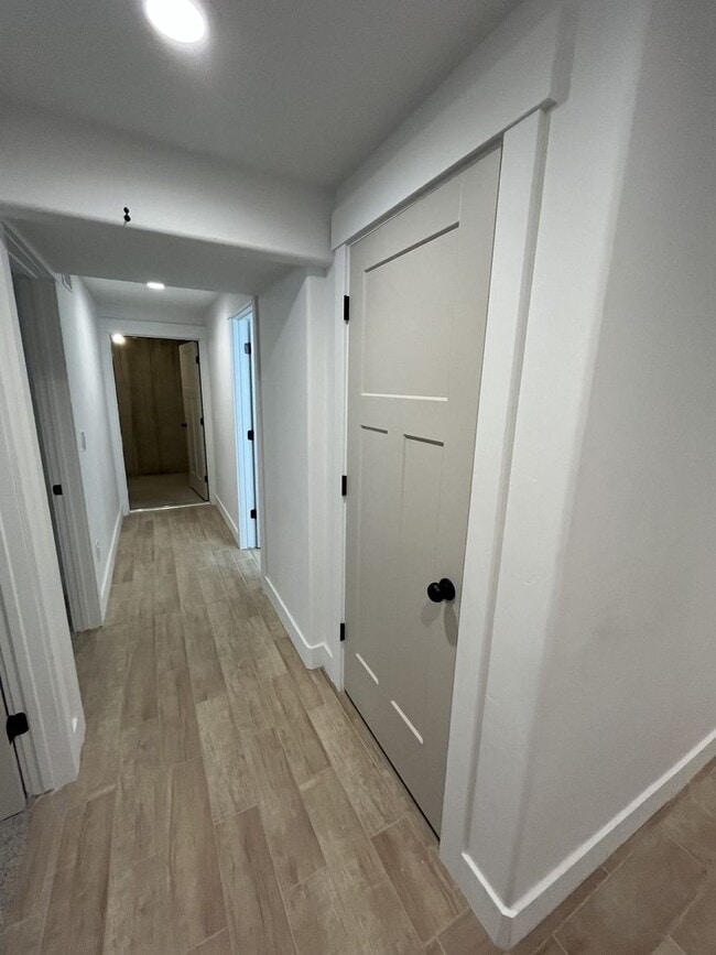Building Photo - Spacious 3 Bed Downstairs Duplex