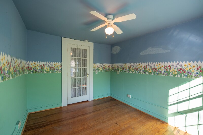 Building Photo - 209 W 1st St