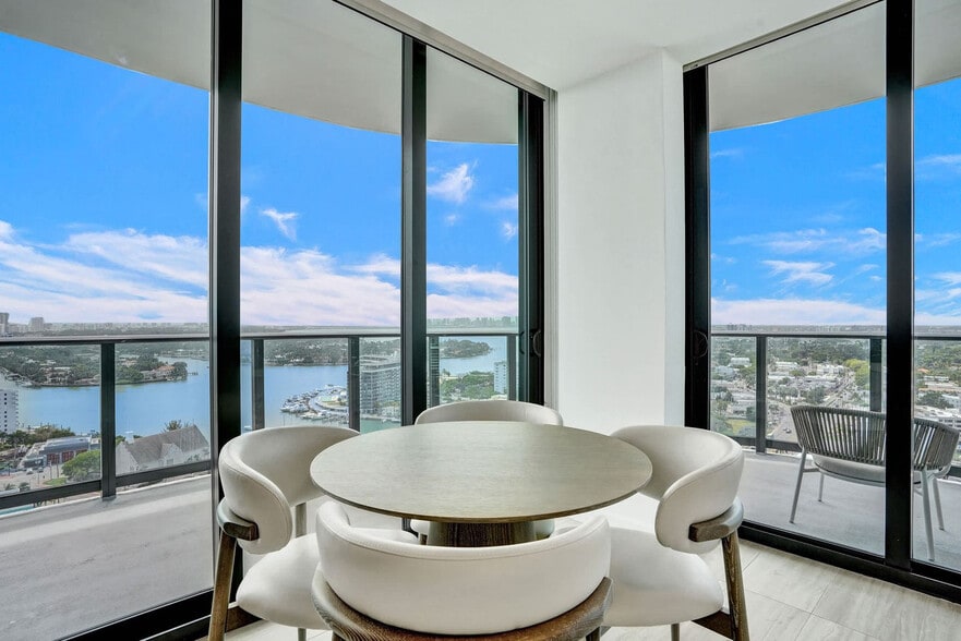 Building Photo - 580 72nd St