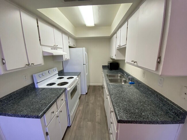 Building Photo - Affordable 2bd condo in Great Location