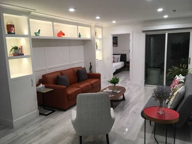 Building Photo - 16 N Stonington Rd