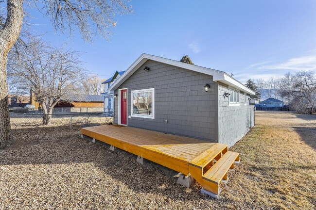 Building Photo - Simple Living, Beautifully Done