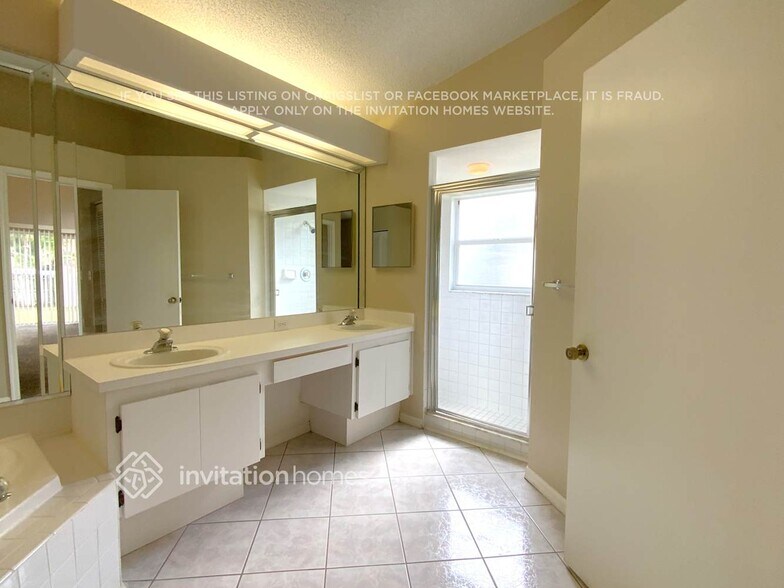 Building Photo - 9101 Easthaven Ct