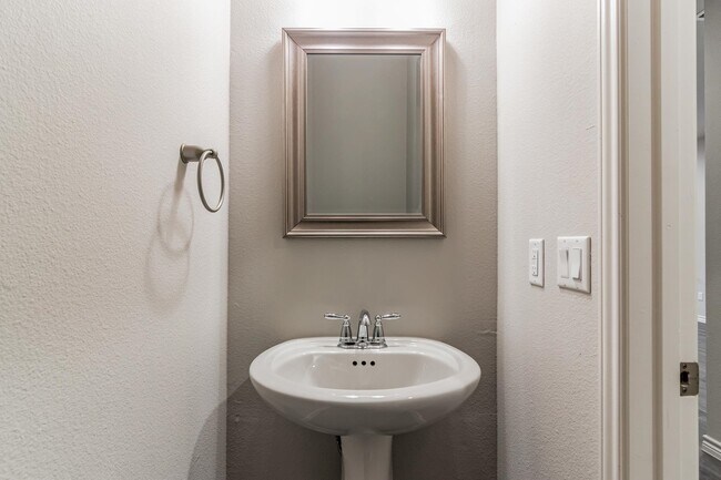 Building Photo - 106 Peruna Dr