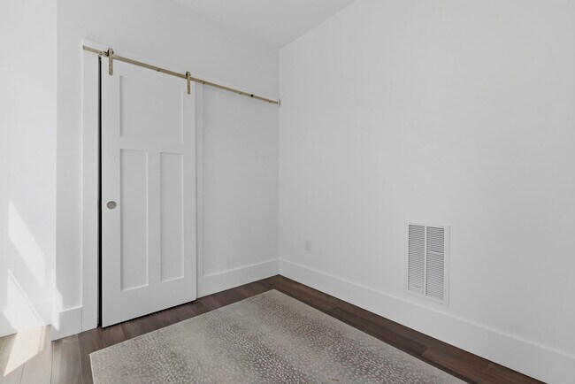 Building Photo - 10R Spring Garden St