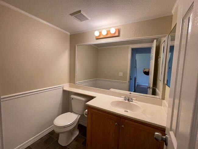 Building Photo - 1803 Carneros Cir