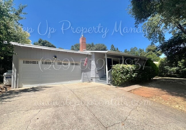 Building Photo - Updated 2-Bed, 2-Bath Home with Bonus Room...