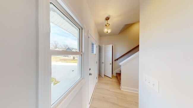 Building Photo - Modern Comfort Meets Everyday Convenience in Clarksville