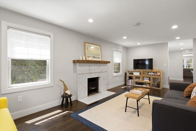 Building Photo - 265 Jackson St