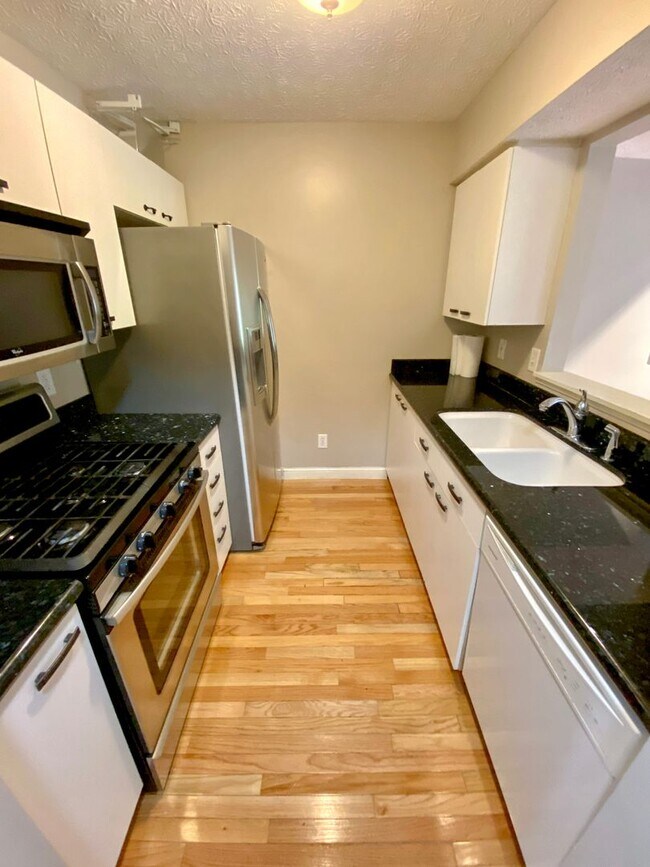 Building Photo - 5602 Wigmore Dr