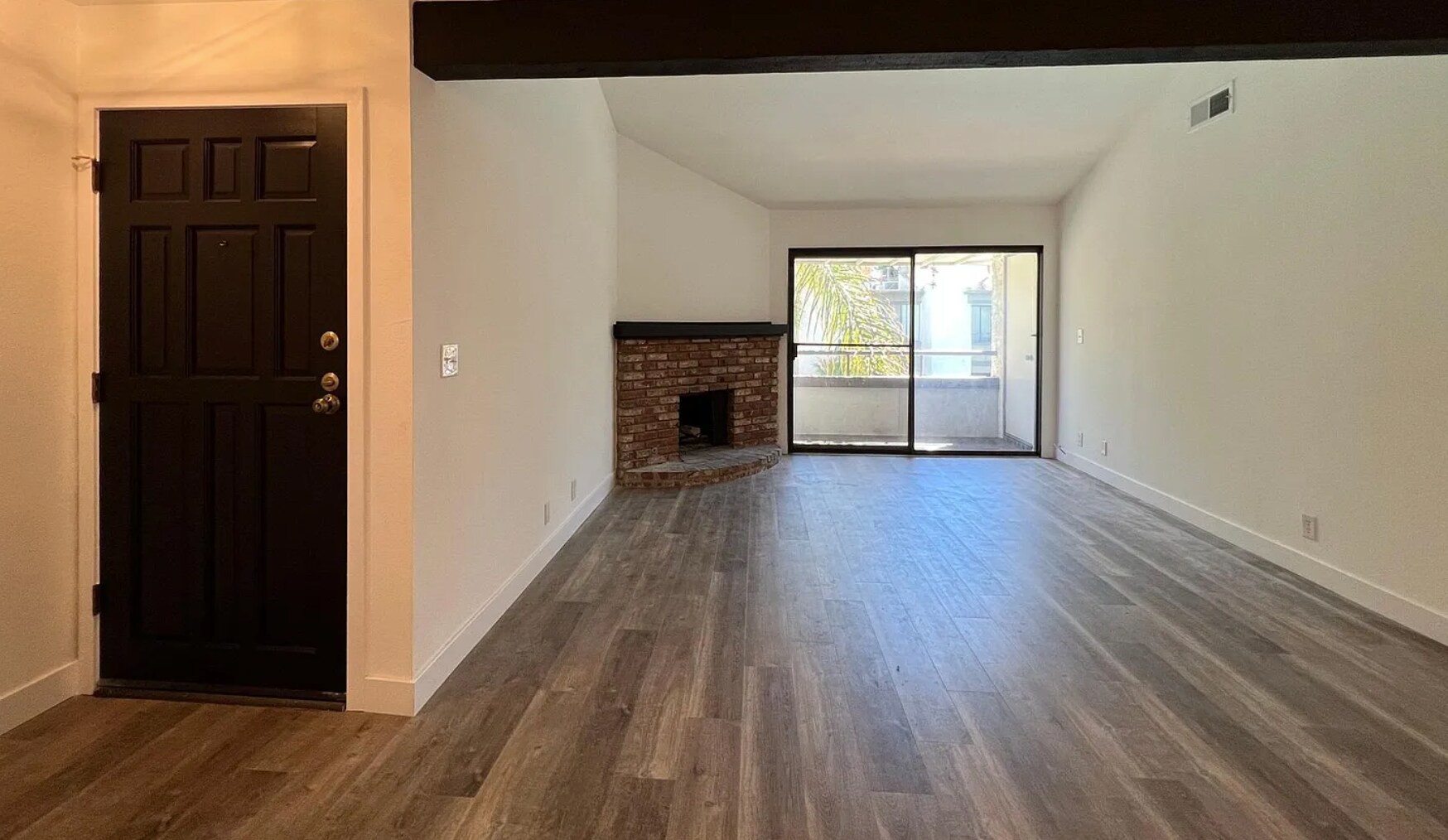 Building Photo - 15511 Sherman Way